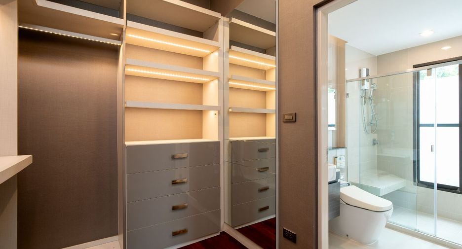 Haus zum Kauf mit 4 Zimmer in Pak Kret, Nonthaburi