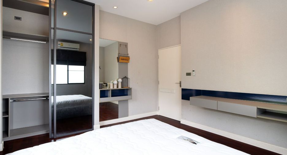 Haus zum Kauf mit 4 Zimmer in Pak Kret, Nonthaburi