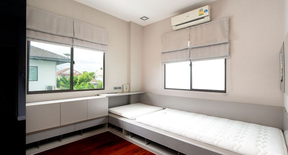 Haus zum Kauf mit 4 Zimmer in Pak Kret, Nonthaburi