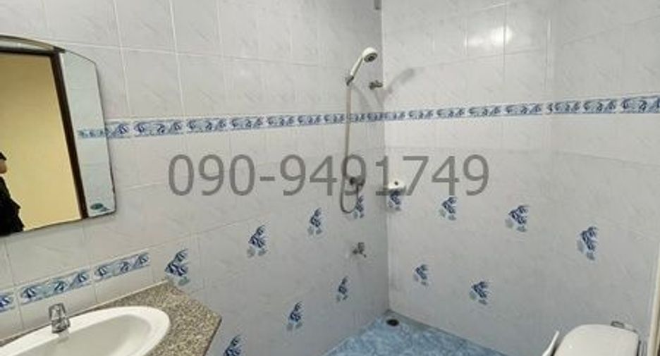 Аренда 2 спальни таунхаус в Пхра Кханонг, Бангкок