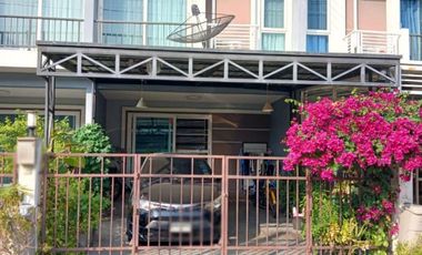 For sale 3 bedrooms townhouse in Mueang Samut Prakan, Samut Prakan
