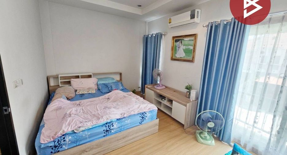 For sale 3 bedrooms townhouse in Mueang Samut Prakan, Samut Prakan