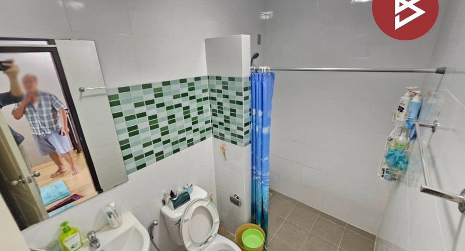 For sale 3 bedrooms townhouse in Mueang Samut Prakan, Samut Prakan