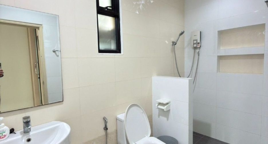 For sale 3 bedrooms house in Mueang Rayong, Rayong