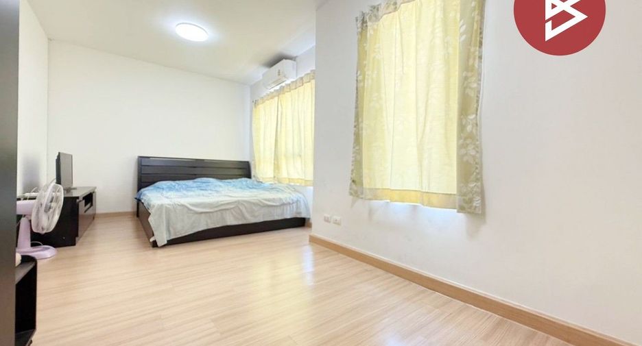 Casa adosada en venta de 3 habitaciones en Krathum Baen, Samut Sakhon