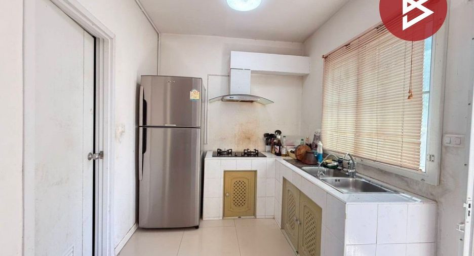 Casa adosada en venta de 3 habitaciones en Krathum Baen, Samut Sakhon