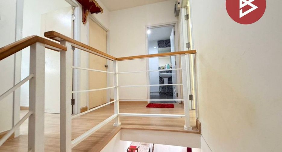 Casa adosada en venta de 3 habitaciones en Krathum Baen, Samut Sakhon