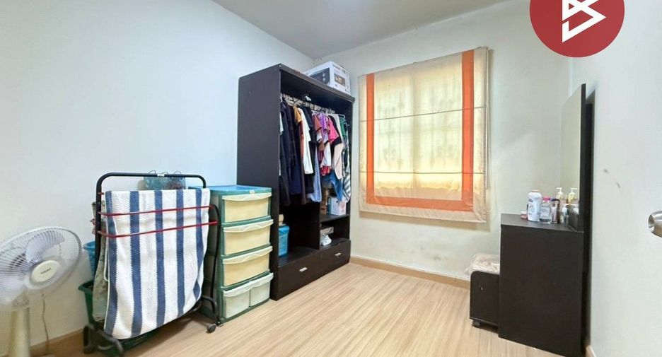 Casa adosada en venta de 3 habitaciones en Krathum Baen, Samut Sakhon
