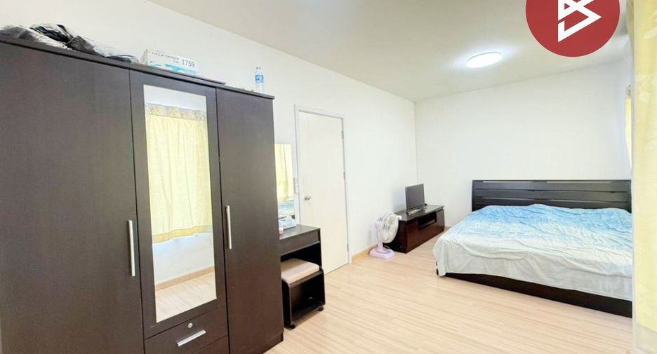 Casa adosada en venta de 3 habitaciones en Krathum Baen, Samut Sakhon