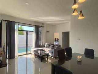 Villa en alquiler de 3 habitaciones en Bang Lamung, Chonburi