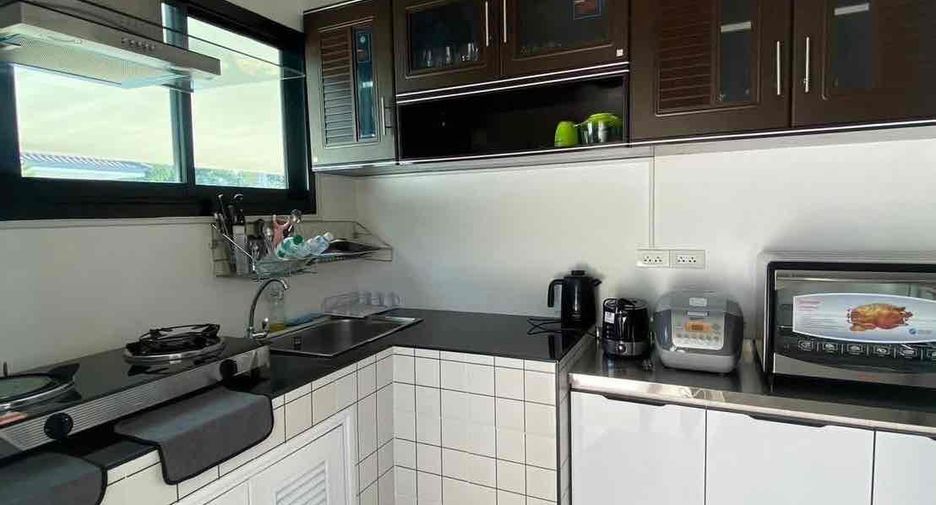 Villa en alquiler de 3 habitaciones en Bang Lamung, Chonburi