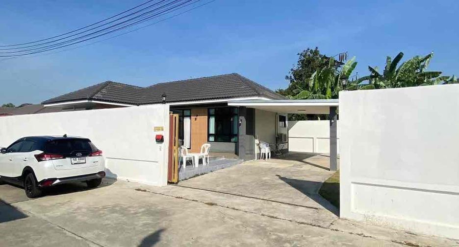 Villa en alquiler de 3 habitaciones en Bang Lamung, Chonburi