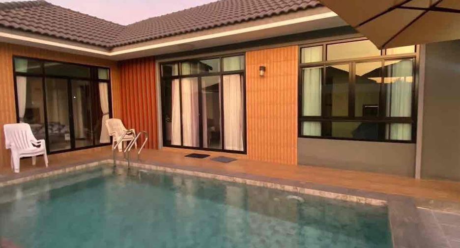 Villa en alquiler de 3 habitaciones en Bang Lamung, Chonburi