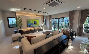 Casa en alquiler de 5 habitaciones en Bang Phli, Samut Prakan