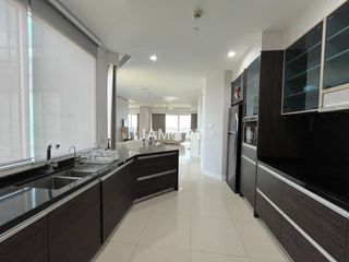 出租 和 出售 4 卧室 公寓 在 Bang Lamung, Chon Buri