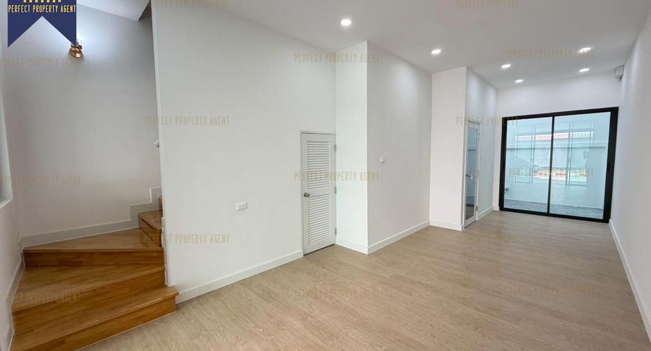 For sale 3 bedrooms townhouse in Bang Khen, Bangkok