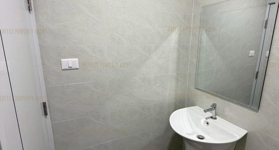 For sale 3 bedrooms townhouse in Bang Khen, Bangkok