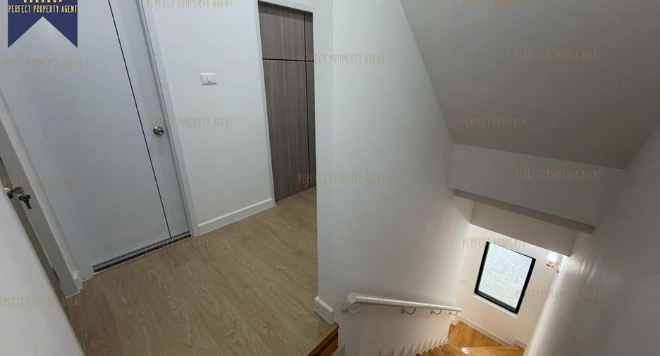 For sale 3 bedrooms townhouse in Bang Khen, Bangkok