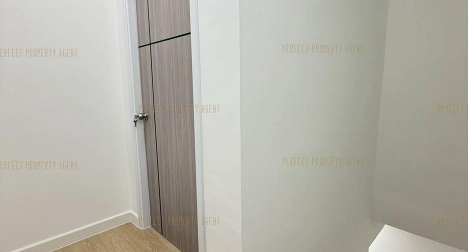 For sale 3 bedrooms townhouse in Bang Khen, Bangkok