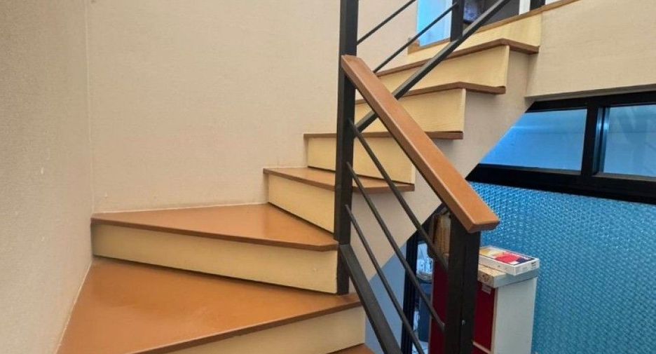 For sale 4 bedrooms townhouse in Phra Samut Chedi, Samut Prakan