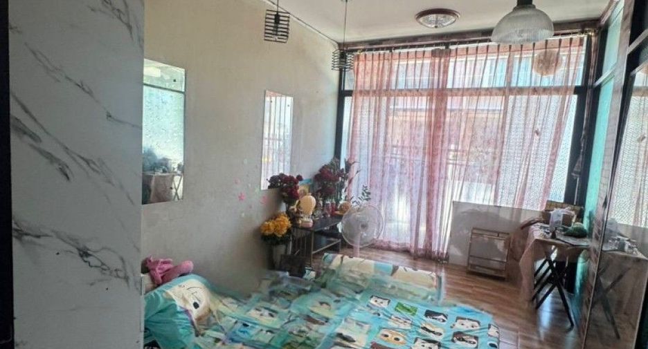 For sale 4 bedrooms townhouse in Phra Samut Chedi, Samut Prakan
