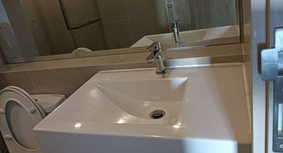 For rent 1 bed condo in Phra Khanong, Bangkok