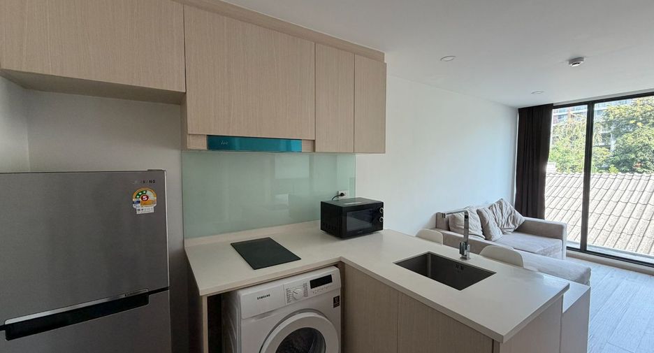 For rent 1 bed condo in Phra Khanong, Bangkok