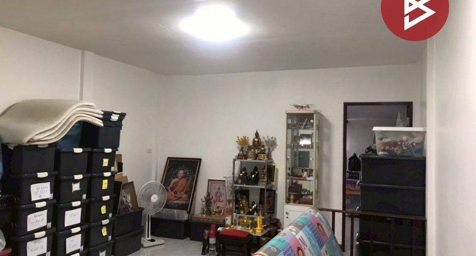 For sale 3 bedrooms townhouse in Bang Pakong, Chachoengsao