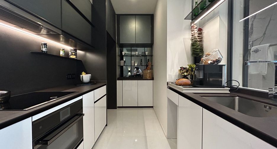 For sale 2 bedrooms condo in Watthana, Bangkok
