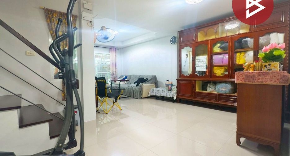 For sale 4 bedrooms townhouse in Mueang Samut Sakhon, Samut Sakhon
