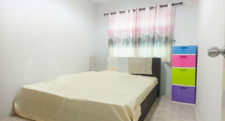 For sale 4 bedrooms townhouse in Mueang Samut Sakhon, Samut Sakhon