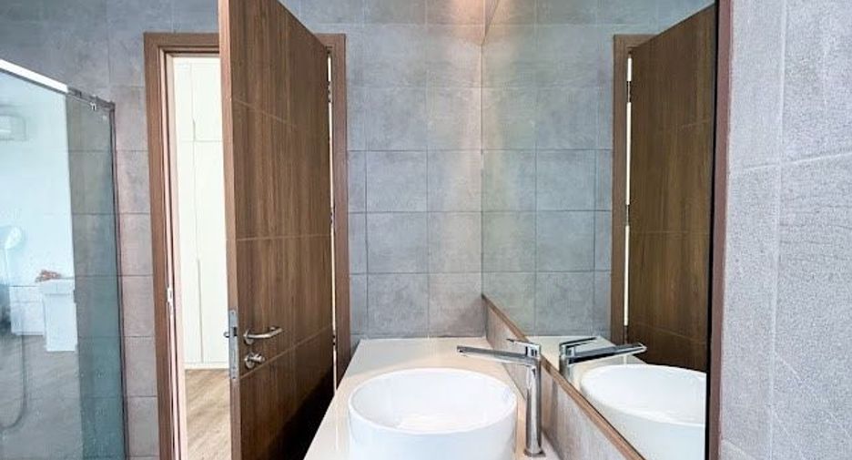 For sale 4 bedrooms house in Suan Luang, Bangkok