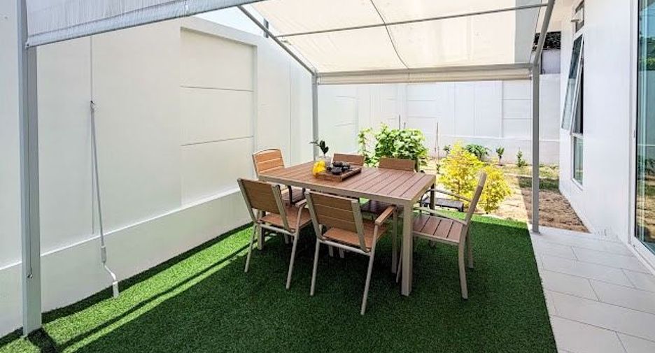 For sale 4 bedrooms house in Suan Luang, Bangkok