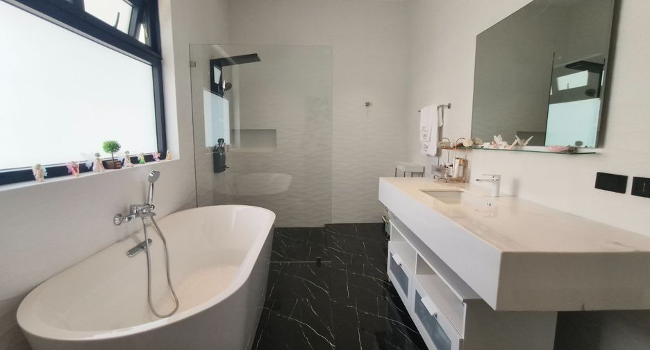 For sale 4 ベッドルーム villa in Hua Hin, Prachuap Khiri Khan