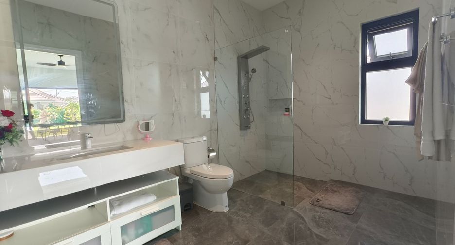 For sale 4 ベッドルーム villa in Hua Hin, Prachuap Khiri Khan