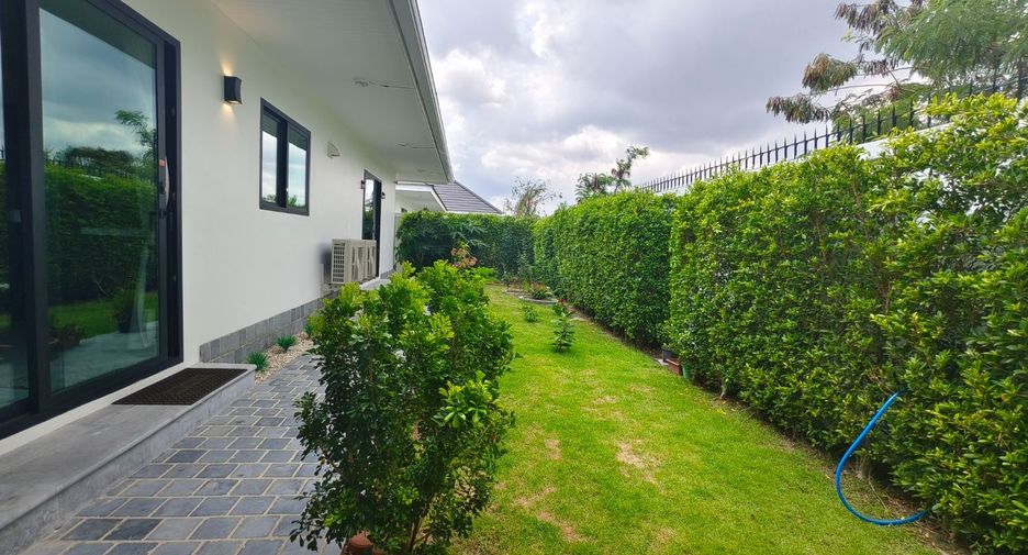 For sale 4 ベッドルーム villa in Hua Hin, Prachuap Khiri Khan