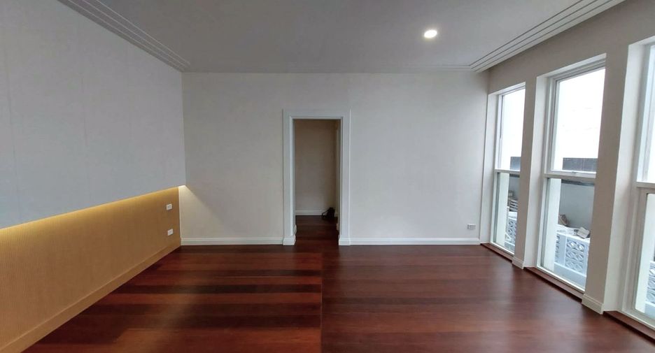For sale 8 bedrooms house in Bang Rak, Bangkok
