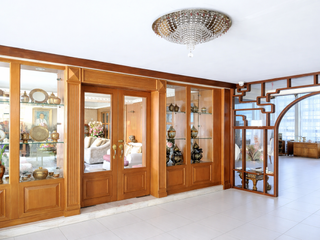 For sale 8 ベッドルーム house in Bang Rak, Bangkok
