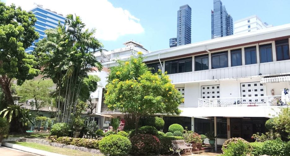 For sale 8 bedrooms house in Bang Rak, Bangkok