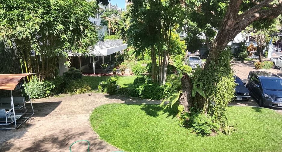 For sale 8 bedrooms house in Bang Rak, Bangkok