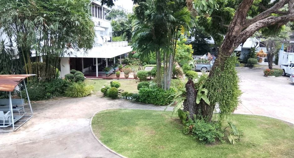 For sale 8 bedrooms house in Bang Rak, Bangkok