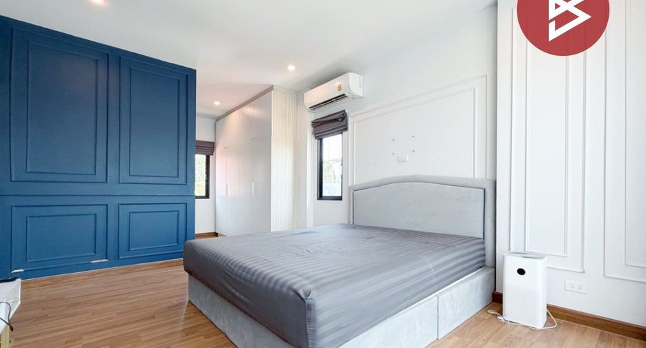 For sale 3 bedrooms house in Khlong Sam Wa, Bangkok