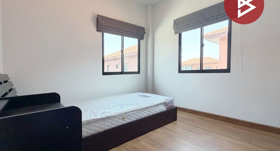 For sale 3 bedrooms house in Khlong Sam Wa, Bangkok