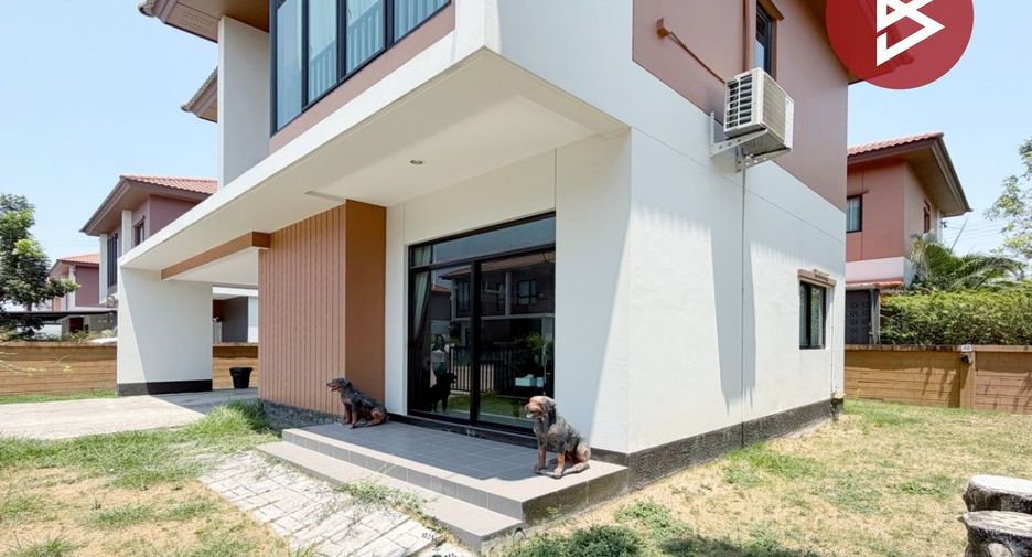 For sale 3 bedrooms house in Khlong Sam Wa, Bangkok