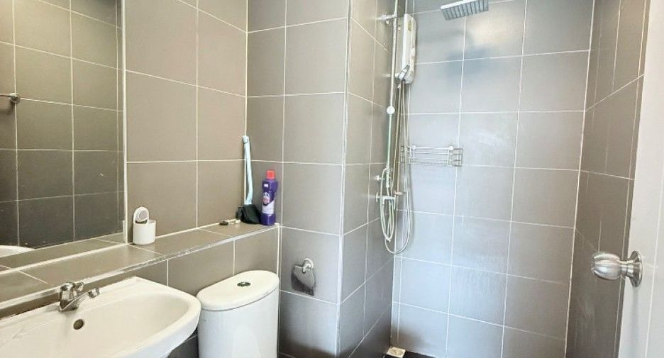 For sale 1 bed condo in Si Racha, Chonburi