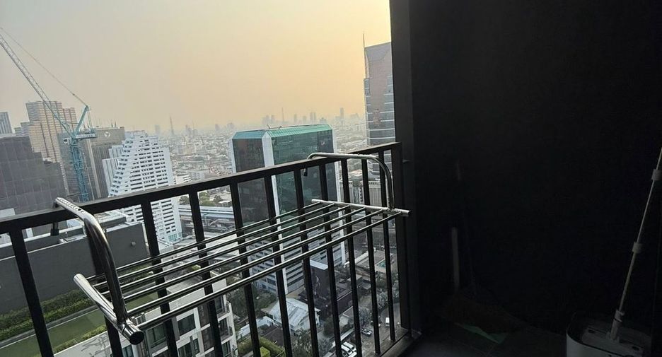For rent 1 bed condo in Phaya Thai, Bangkok