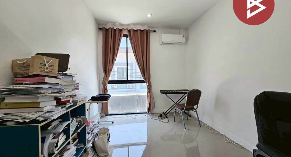 Продажа 3 спальни дом в Phan Thong, Чонбури
