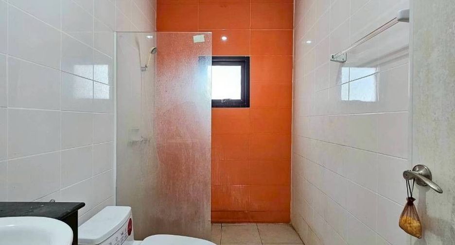 Продажа 3 спальни дом в Phan Thong, Чонбури
