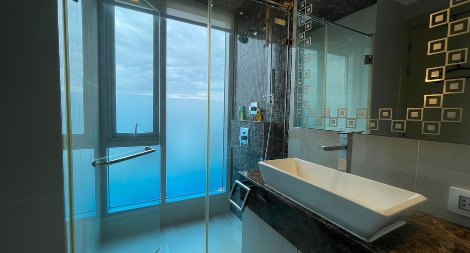 For sale 4 ベッドルーム condo in Bang Lamung, Chonburi