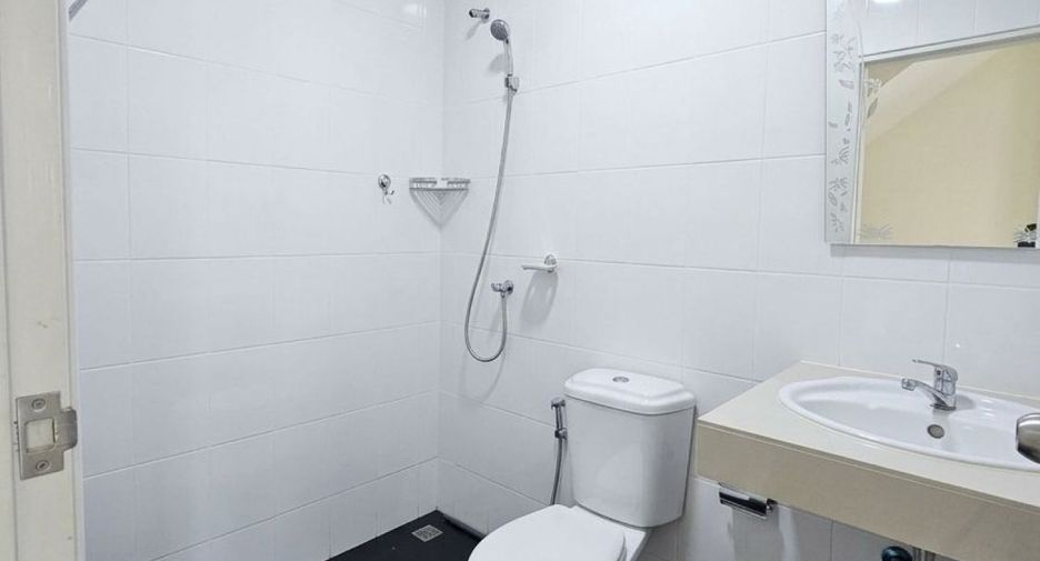 For sale 2 ベッドルーム retail Space in Mueang Rayong, Rayong